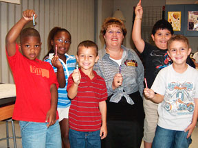 CCISD News - Principal Trudy Knight and students picture
